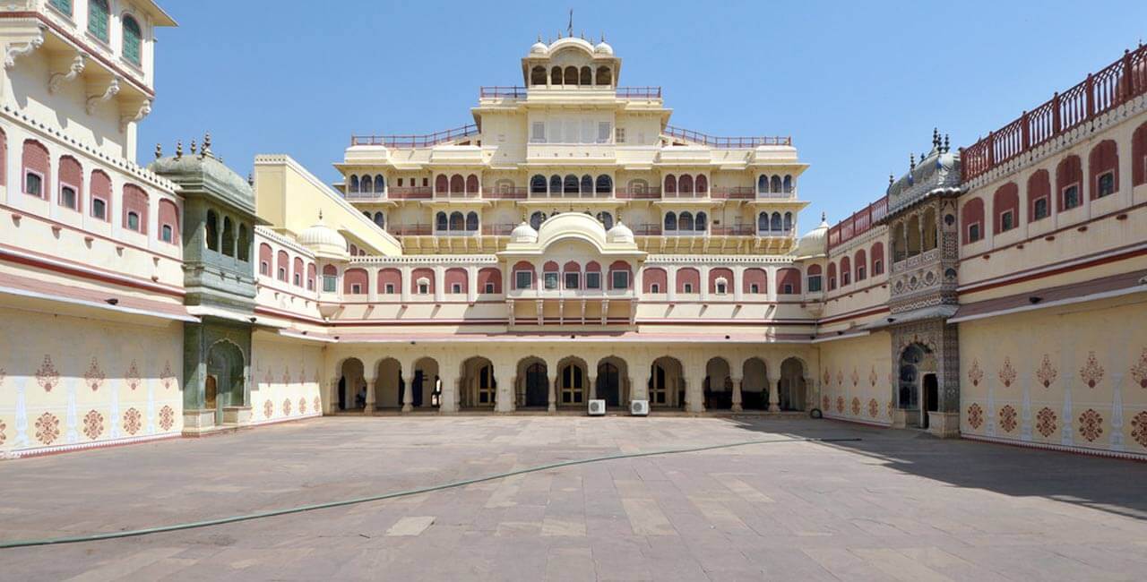 Chandra Mahal Jaipur, India (Entry Fee, Timings, History, Built by, Images & Location)